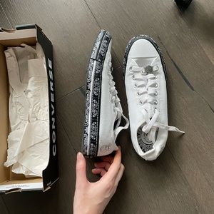 Miley Cyrus Low Top Converse